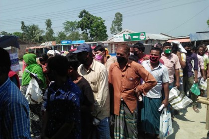 নীলফামারীতে ১০ টাকায় চাল বিক্রি