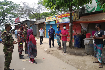 দোকান খোলা রাখায় বাঞ্ছারামপুরে জরিমানা