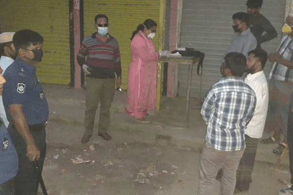 দলবদ্ধ হয়ে চলাফেরা করায় নাসিরনগরে ১৩ জনের জরিমানা

