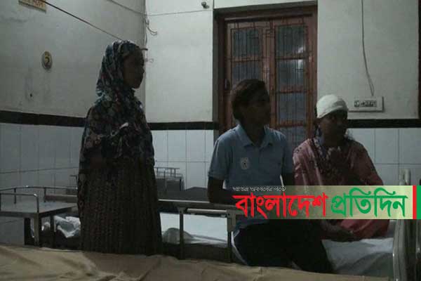 নারী ফুটবল দলের অধিনায়কের বাড়িতে হামলা, আহত ৩