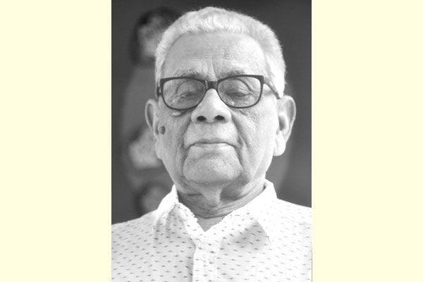 মৃত্যুর সওদাগরকে তিনি লালগোলাপ পাঠিয়েছিলেন