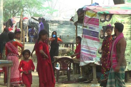 করোনায় দিশেহারা বেদে সম্প্রদায়ের শতাধিক পরিবার