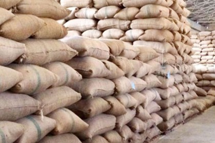 ভৈরবের খাদ্যগুদামে ১ কোটি ৫৫ লাখ টাকার চাল ও বস্তা পাওয়া যায়নি