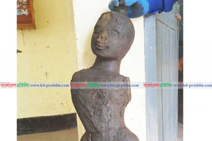 সিংড়ায় কাঠের মূর্তি উদ্ধার 