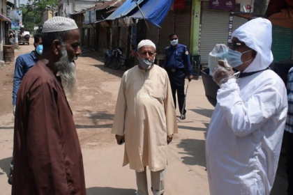 লালমোহনে জনসাধারণকে ঘর থেকে বের না হতে এমপির অনুরোধ 