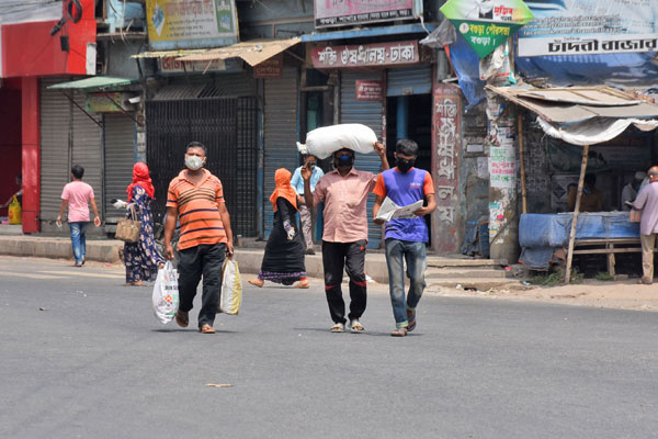 বগুড়ায় ১২ পয়েন্টে খোলা বাজারে 
চাল-আটা বিক্রি শুরু