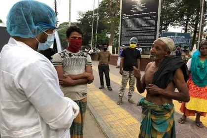 চিকিৎসা দিতে এবার এগিয়ে এলেন ডা. ইমরান এইচ সরকার