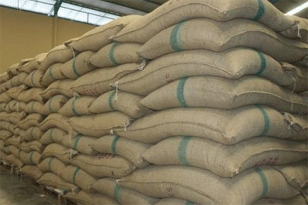 মধ্যরাতে ৯০ বস্তা সরকারি চালসহ আটক তিন