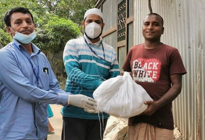 ত্রান পেলেন সোনারগাঁও'র সেই সরবত বিক্রেতা