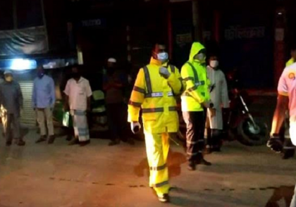 কুমিল্লায় করোনা উপসর্গ নিয়ে মারা যাওয়া শিক্ষার্থীর দাফন, গ্রাম লকডাউন
