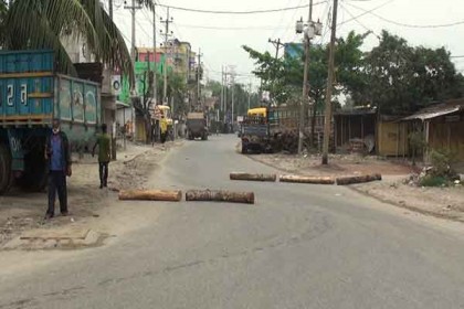 লকডাউন নরসিংদী, শহরজুড়ে বেড়েছে পুলিশি টহল