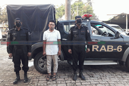 করোনা ও সরকারি কার্যক্রম নিয়ে বিভ্রান্তি ছড়ানোয় যুবক আটক