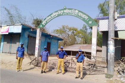 নাটোরে জ্বর, সর্দি ও গলাব্যথা নিয়ে গৃহবধূর মৃত্যু, গ্রাম লকডাউন