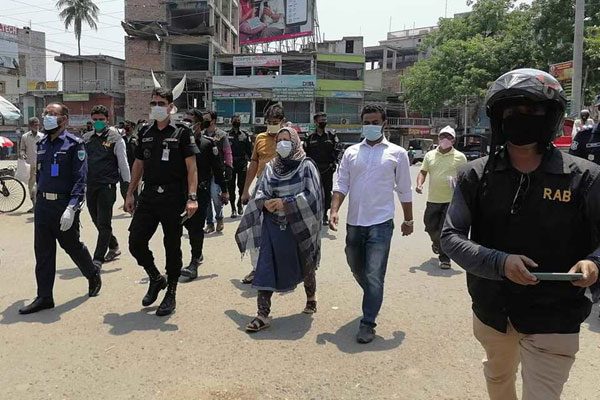 চুয়াডাঙ্গায় ৩১ জনকে জরিমানা, দুটি হোটেল সিলগালা