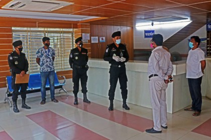 টাঙ্গাইলের ক্লিনিকে চিকিৎসাসেবা নিশ্চত করতে র‌্যাবের উদ্যোগ