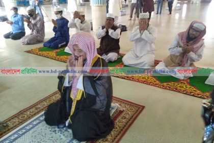 জুমার দিনে অন্যরকম বায়তুল মোকাররম