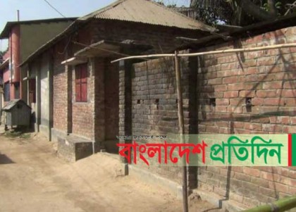 পাবনায় আইসোলেশন থেকে পালানো যুবক দিনাজপুরে কোয়ারেন্টাইনে