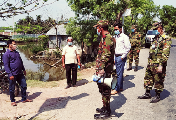 বাগেরহাটে সামাজিক দুরত্ব না মানায় ৯৫ জনকে জরিমানা