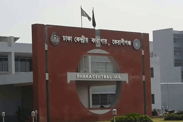 মহাপরিদর্শক-সিভিল সার্জন কারাগারে পৌঁছেছেন 