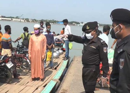 বরিশালে নদী তীরবর্তী মানুষের মাঝে র‌্যাবের প্রচারণা