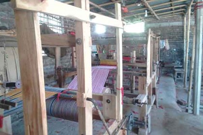 করোনার প্রভাবে তাঁত পল্লী বন্ধ, বেকার শ্রমিকরা