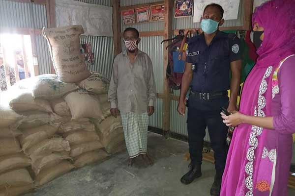 খাগড়াছড়িতে ২৮ বস্তা চালসহ আটক ১