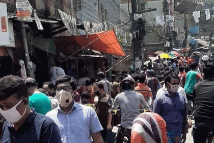 চট্টগ্রামে লকডাউন মানছেই না 

