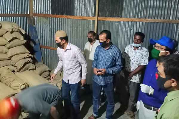 খাগড়াছড়িতে অবৈধভাবে চাল মজুদের দায়ে আটক ২