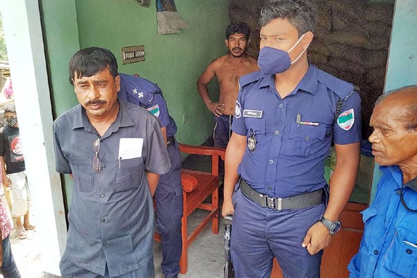 নড়াইলে ১০ টাকার চাল চুরিতে আওয়ামী লীগ নেতা গ্রেফতার
