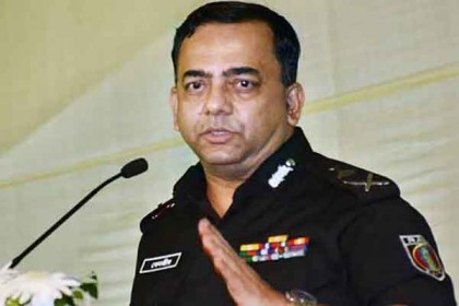 'ঘরে না কবরে থাকবেন সিদ্ধান্ত আপনার'