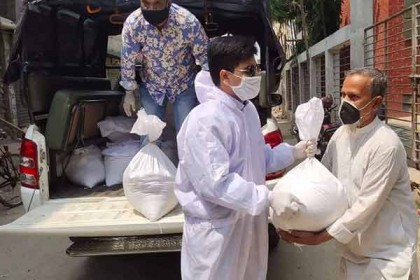 ক্ষুদ্র নৃ-গোষ্ঠির মানুষ ও এতিমখানায় ত্রাণ
