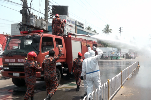 বরিশালে নববর্ষে জীবাণুনাশক স্প্রে কার্যক্রম উদ্বোধন