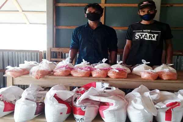 রায়গঞ্জের ৫৫ হতদরিদ্র পরিবারকে ‘পুসার’র খাদ্যসামগ্রী বিতরণ