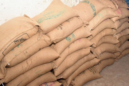 কিশোরগঞ্জে পৃথক অভিযানে ৭৮ বস্তা চাল উদ্ধার, আটক ৪