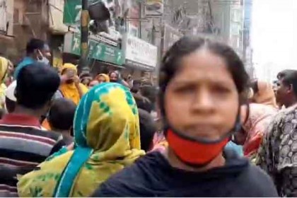 বাড্ডায় ত্রাণের জন্য বিক্ষোভ 