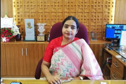 ত্রাণ বিতরণে গোপালগঞ্জ জেলা প্রশাসকের অভিনব উদ্যোগ