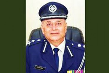 কর্মঝুঁকিতে থাকা মানুষের পাশে অতিরিক্ত আইজিপি মাহবুব হোসেন