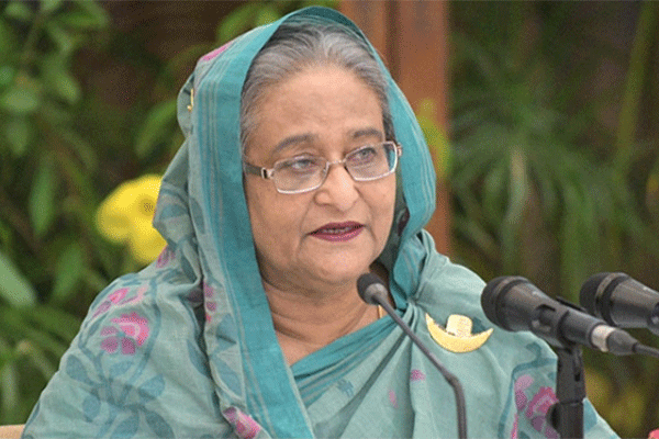 সমালোচনাকারীদের ত্রাণ নিয়ে মানুষের পাশে দাঁড়াতে বললেন প্রধানমন্ত্রী