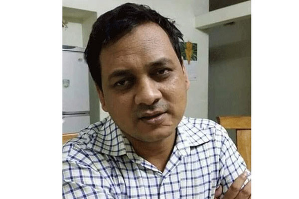 বাবা-মায়ের কবরের পাশে শায়িত হলেন ডা. মঈন উদ্দিন