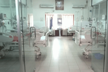 বরিশাল শের-ই বাংলা মেডিকেলে সেবা বঞ্চিত মুমূর্ষু রোগীরা

