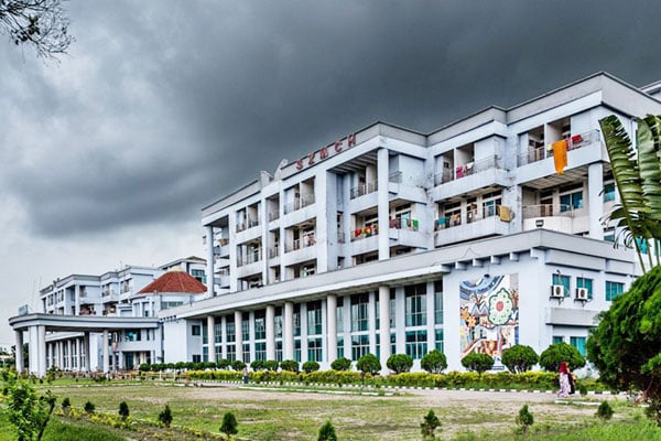 বগুড়ায় করোনা শনাক্তকরণ মেশিন স্থাপন
