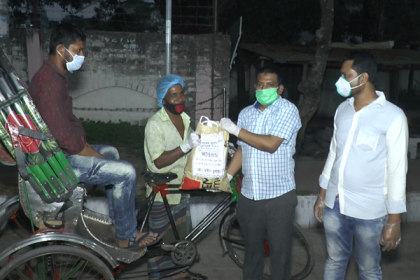 বরিশালে ঘরে ঘরে সরকারি খাদ্য সহায়তা প্রদান অব্যাহত