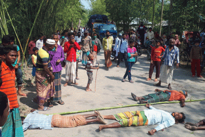 কুড়িগ্রামের উলিপুরে ত্রাণের দাবিতে রাস্তা অবরোধ

