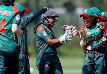 অসচ্ছল খেলোয়াড়দের পাশে নারী ক্রিকেটাররা
