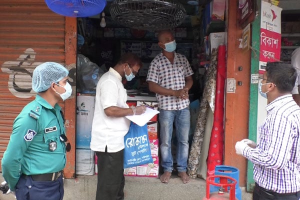 বরিশালে ৮টি ব্যবসা প্রতিষ্ঠানকে জরিমানা