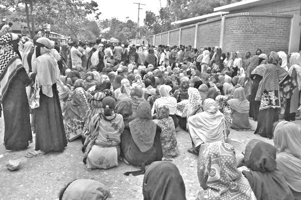 ভিক্ষা নয়, কাজের পারিশ্রমিক চাই