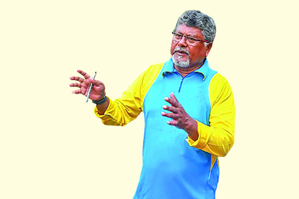 ফুটবলার যখন ক্রিকেট কোচ