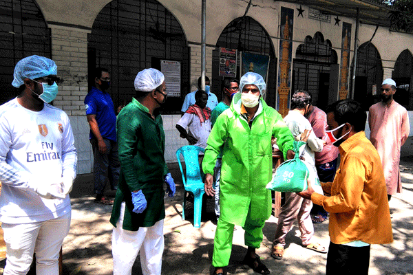 টাঙ্গাইলে কর্মহীন মানুষের মাঝে খাদ্য সহায়তা জেলা বিএনপির
 
