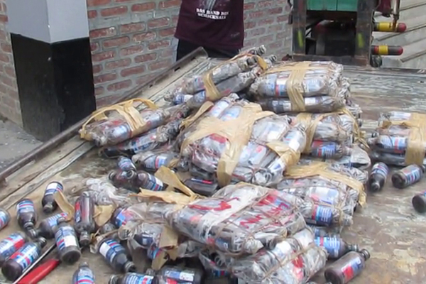 ঝিনাইদহে ৪৪০ বোতল ফেনসিডিলসহ মাদক ব্যবসায়ী গ্রেফতার 