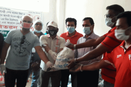 মানিকগঞ্জে বিএনপির খাদ্য সামগ্রী বিতরণ


